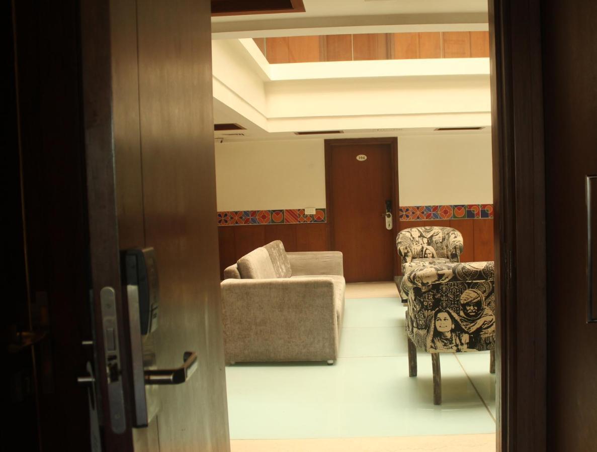 Hotel The Jk New Delhi Exterior photo
